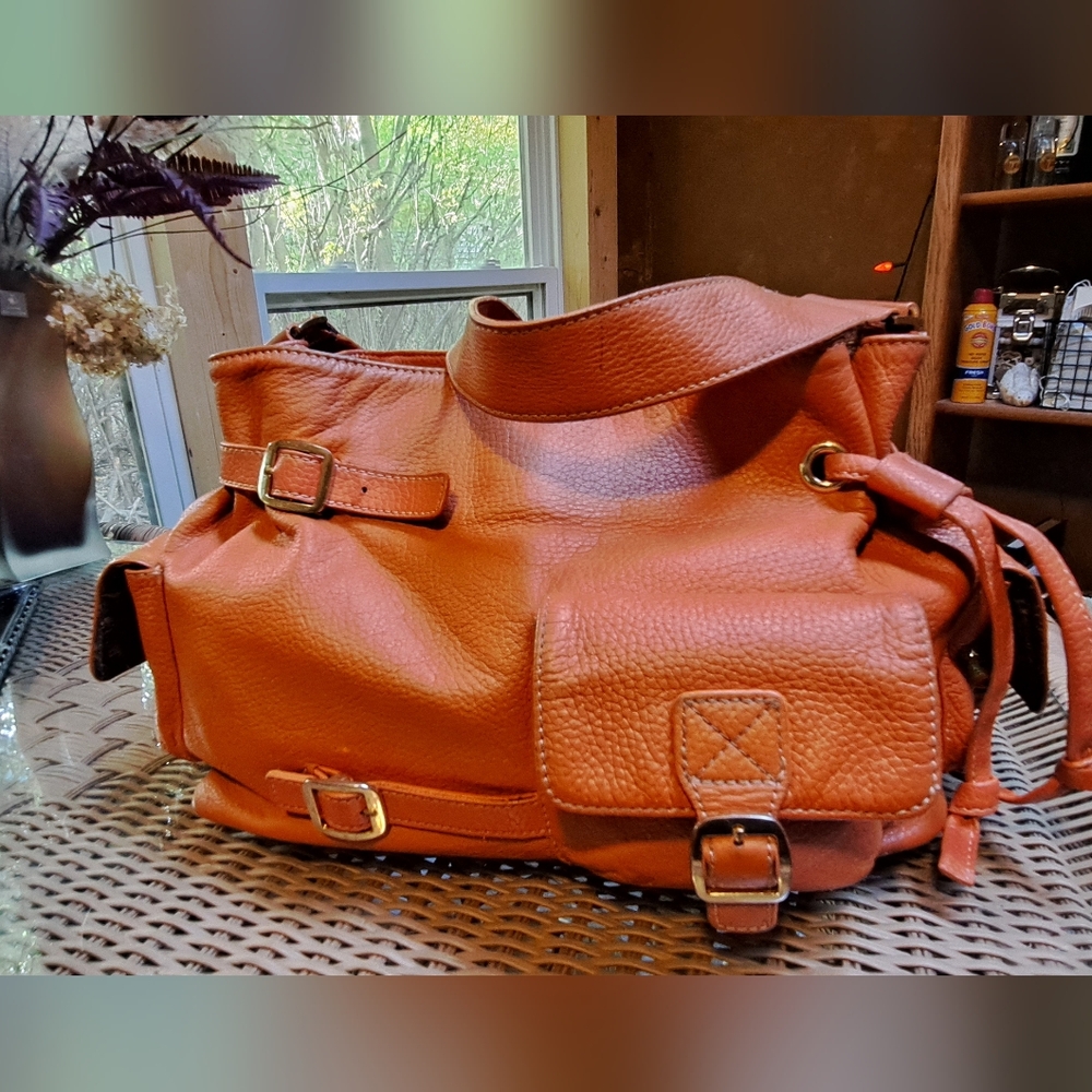 Maxx New York Pebbled Orange Leather Shoulder Bag. - Picture 2 of 13
